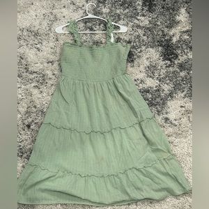Green Flowy Drees